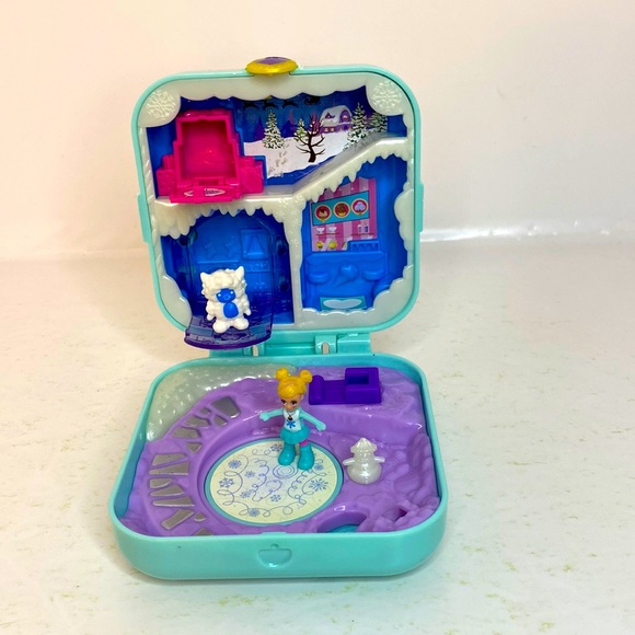 Polly Pocket Hidden Hideouts Frosty Fairytale - Picture 1 of 9